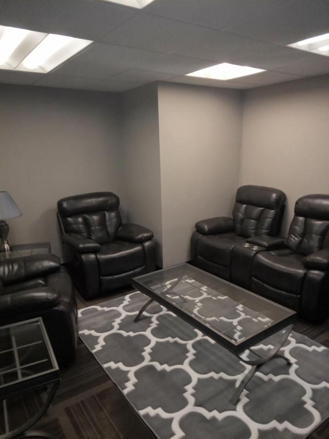 E. Michigan Walk Up Furnished 2 Bedroom Apt Lansing Luaran gambar