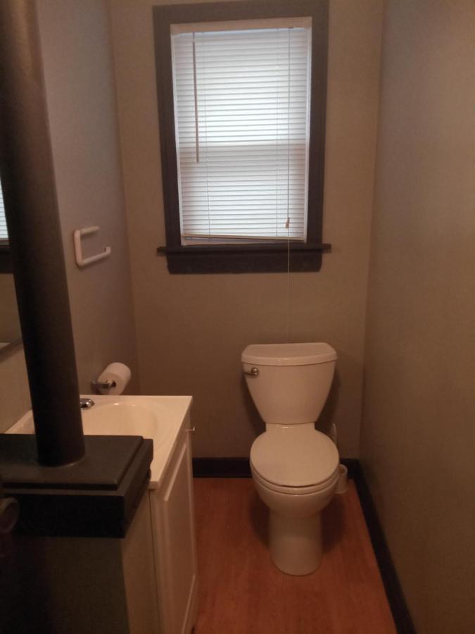 E. Michigan Walk Up Furnished 2 Bedroom Apt Lansing Luaran gambar