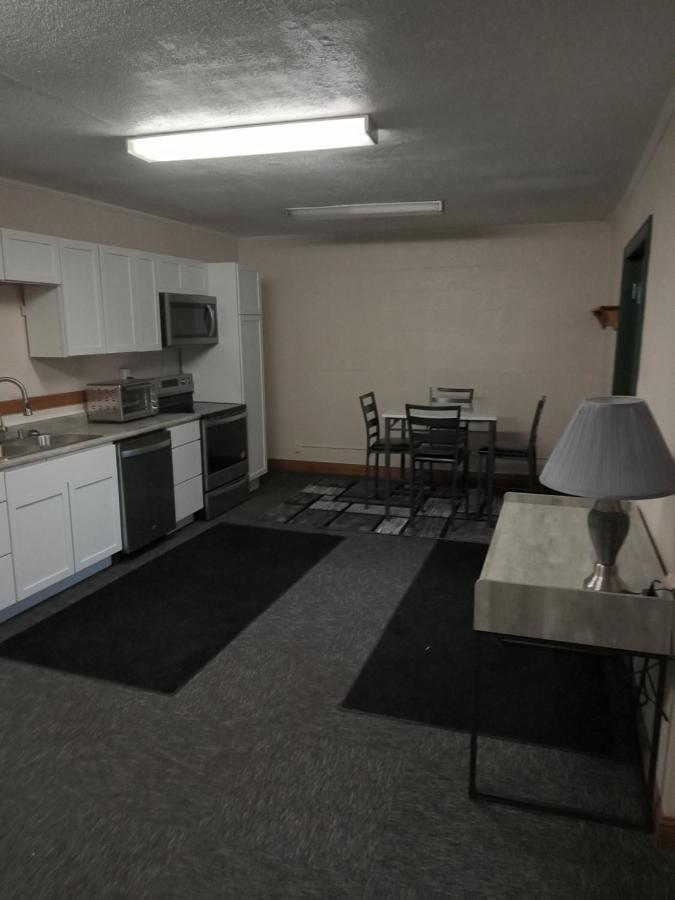 E. Michigan Walk Up Furnished 2 Bedroom Apt Lansing Luaran gambar